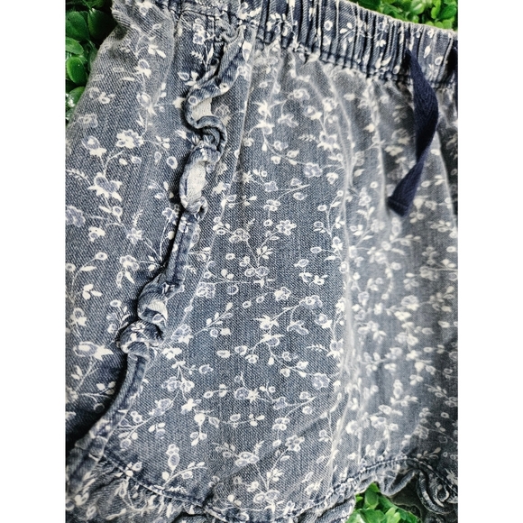 FREE WHEN ADDED TO BUNDLE - Gap Girls shorts - Picture 1 of 5